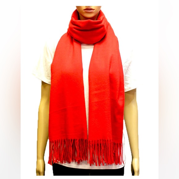 593. Soft RED Fringe Scarf NEW Item NWT One Size - Picture 3 of 3